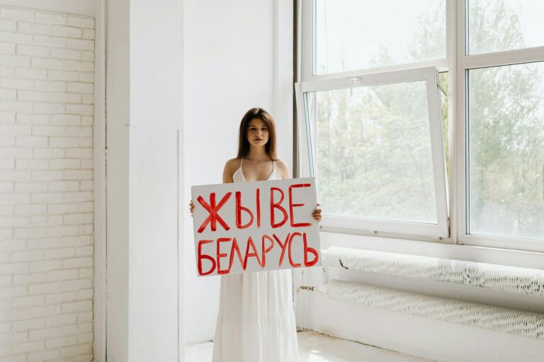 Teilnehmer im PV Basis Seminar lernen praxisorientierte Grundlagen der Photovoltaik-Anlagenplanung