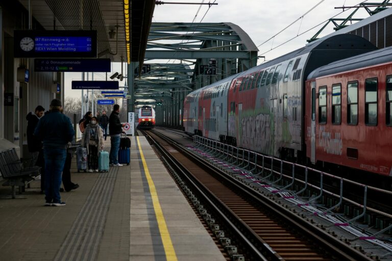 Photovoltaikanlage mit Solarmodulen zur präzisen Ertrag Prognose und Effizienzsteigerung