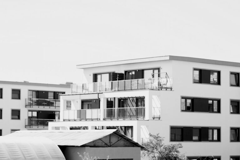 Moderne Photovoltaiktechnik zur nachhaltigen Energieerzeugung in der Nacht